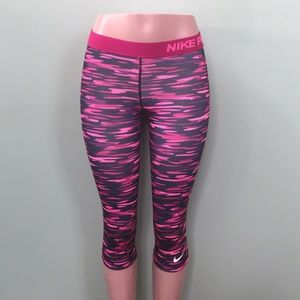 Nike Pro capris